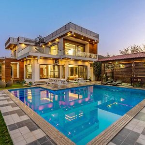 Stayvista'S Bella Dream - Mountain-View Villa With Outdoor Pool, Lawn Featuring A Gazebo & Indoor Games Удайпур Exterior photo