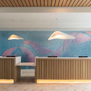 The Singer Oceanfront Resort, Curio Collection By Hilton Палм-Бич-Шорс Exterior photo
