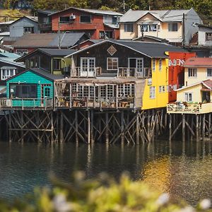 Palafito Hostel Chiloe Кастро Exterior photo