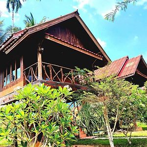 Отель Bamboo House Khao Sok National Park Exterior photo