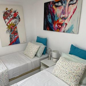 Captivating 3-Bed Villa In Антас Exterior photo