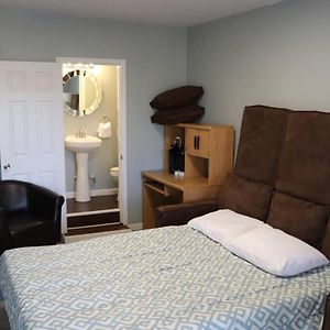 Cozy Room Near Downtown Hendersonville Хендерсонвилл Exterior photo