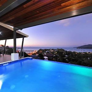 15 Kara - Luxurious Home With Million Dollar Views Эйрли-Бич Exterior photo