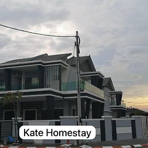 Kate Homestay Телук-Интан Exterior photo