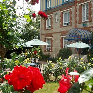 Отель Les Camelias Bagnoles de l'Orne Normandie Exterior photo