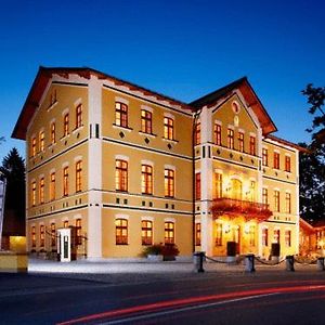 Hotel & Restaurant Waldschloss Пассау Exterior photo