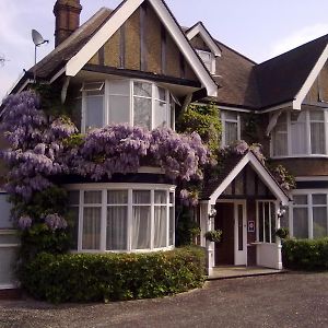 Отель Cranston House Ист-Гринстед Exterior photo