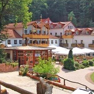 Schlosshotel Ландштуль Exterior photo