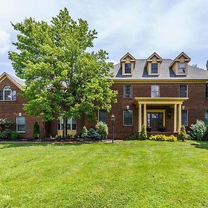 Beautiful Country Estate Basement Apartment Ричмонд Exterior photo