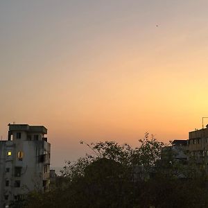 Апартаменты Satguru Building Мумбаи Exterior photo
