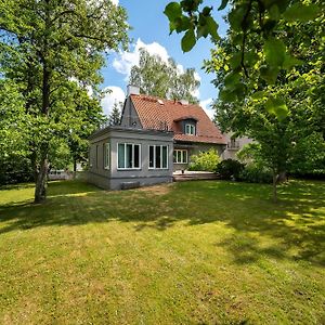 Отель Gustav Ernesaks- Kadriorg Таллин Exterior photo