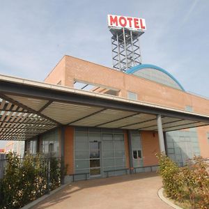 Hotel Motel 2 Кастель-Сан-Джованни Exterior photo