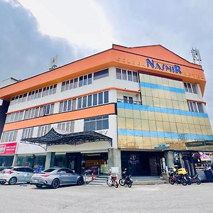 Golden Nasmir Hotel Sdn Bhd Букит-Мертаджам Exterior photo