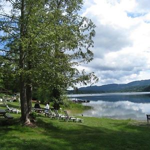 Green Acres Lakeside Resort Salt Spring Island Ганг Exterior photo