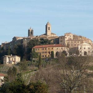 Гостевой дом Agriturismo San Michele Cossignano Exterior photo