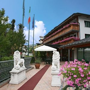 Hotel Centro Benessere Gardel Арта-Терме Exterior photo