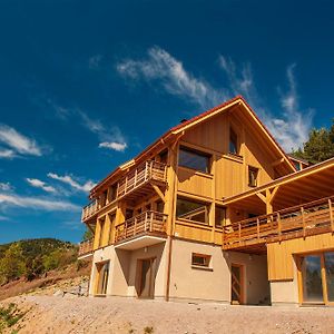 Вилла Les Chalets De La Marcairie Мецраль Exterior photo