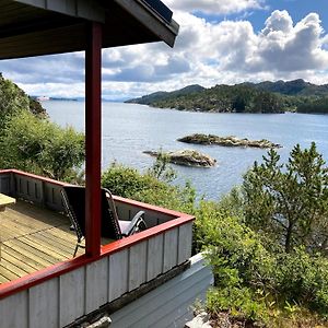 Вилла Bergen/Sotra:Waterfront Cabin Haganes Exterior photo