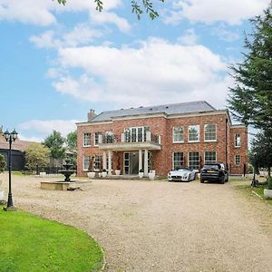 The Essex Mansion Spa Ромфорд Exterior photo