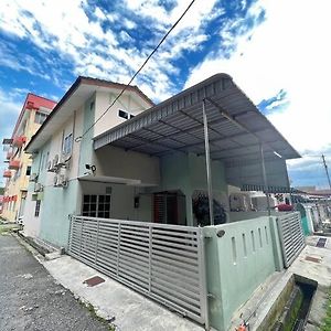Вилла 18Pax House In Teluk Intan Near Bandar Baru Exterior photo