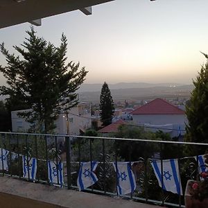 Апартаменты הסוויטה של דפנחי Ramat Yishay Exterior photo