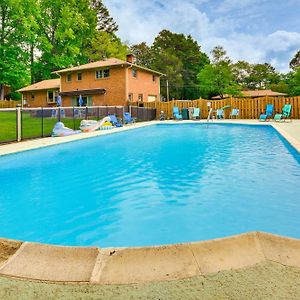 Вилла Updated High Point Retreat With Pool And Backyard Exterior photo