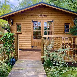 Вилла Captivating 1-Bed Cabin In Newmarket Ньюмаркет Exterior photo