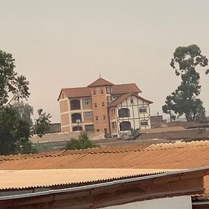 Residence Vicyma App Meubles Haut Standing Bafoussam Exterior photo