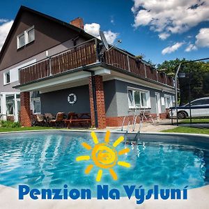 Отель Penzion Na Vysluni Нове-Место-над-Метуйи Exterior photo