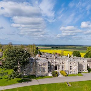 Гостевой дом Hazlewood Castle & Spa Тадкастер Exterior photo