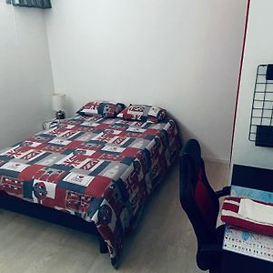 Апартаменты Chambre Privee Face A La Gare Тарб Room photo