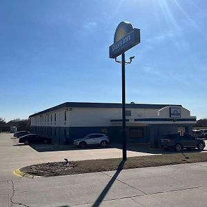 Days Inn Park City Kansas Exterior photo