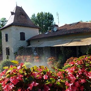 Отель Moulin Rouhaud Montboyer Exterior photo