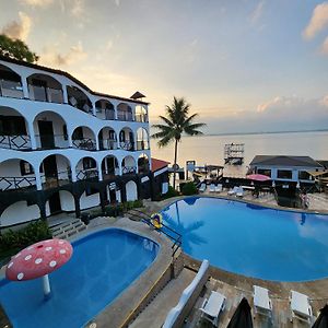 Hotel Mi Paraiso Rio Dulce Кастильо-де-Сан-Фелипе Exterior photo