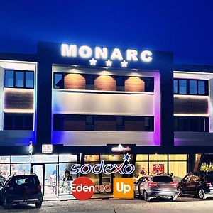 Monarc Boutique Aparthotel - Self Check-In Яссы Exterior photo