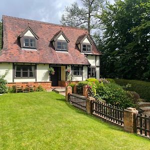 Classic Chilterns Cottage In Lovely Countryside Биконсфилд Exterior photo