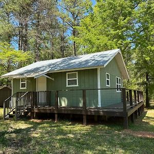 Вилла Little Lake Cabin Close To Callaway Gardens Вэлли Exterior photo