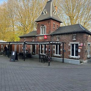 Отель Ferme Du Chateau Fontaine Exterior photo