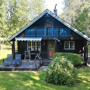 Naturnahes Familienfreundliches Ferienhaus Mit Sauna Und Trampolin Und Kajak Норртелье  Exterior photo