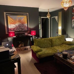 Chambre Dans Un Appartement Plein De Charme Et Elegance Левалуа-Пере Exterior photo