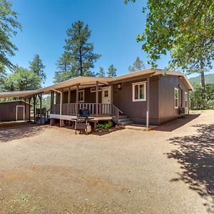 Pine Home With Decks And Grill Less Than 1 Mi To Downtown! Exterior photo
