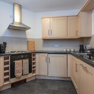 3-Bed Serviced Apt Near M62, Leeds - Ideal For Up To 6 Guests - Long Stay Options - Free Parking And Wifi Морли Exterior photo