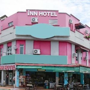 The Inn Hotel Телук-Интан Exterior photo