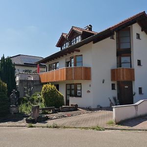 Апартаменты Emmaus Tiefenbronn Exterior photo