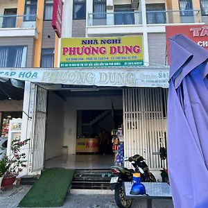 Отель Nha Nghi Phuong Dung Ратьзя Exterior photo