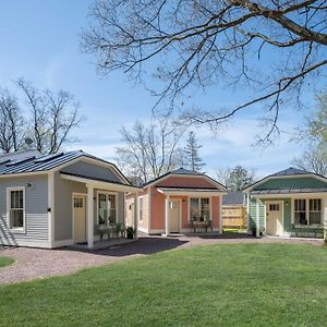 Queen City Bungalow & Cottages Берлингтон Exterior photo