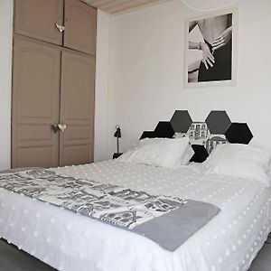 Отель Chambre Triple Sdb Privee Cuisine, Salon Et Coin Repas Partage Ferques Exterior photo