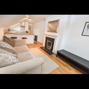 Top Floor Apartment Bishops Stortford Station Бишопс-Стортфорд Exterior photo