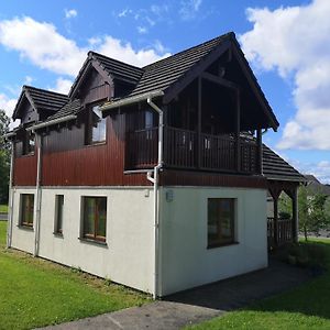 Вилла Lakeside House In Драмшанбо Exterior photo