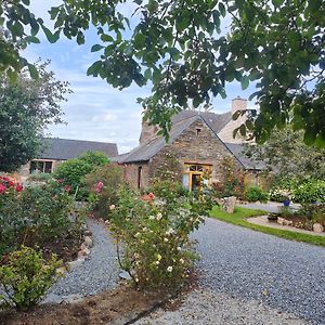 Bed and Breakfast Chambre D'Hotes Saint Jacob Relais De Chasse Du XVIII Siecle Les Fougerets Exterior photo